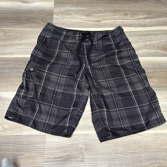 O'Neill Black Board Shorts size 32 - Picture 1 of 6
